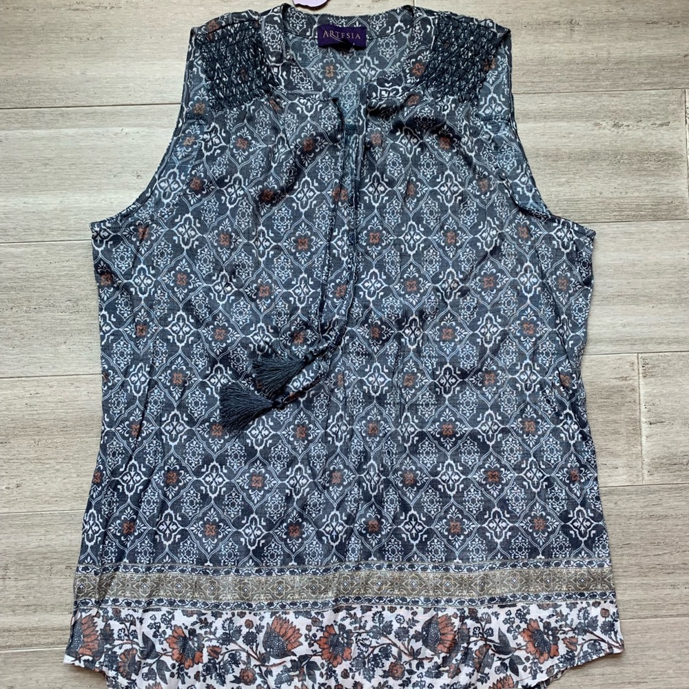 Floral sleeveless top